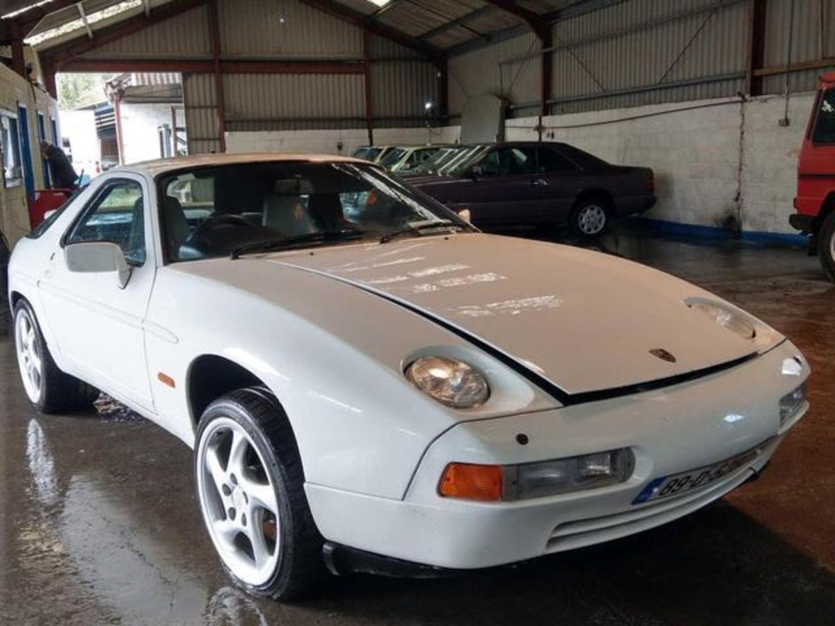 Porsche 928