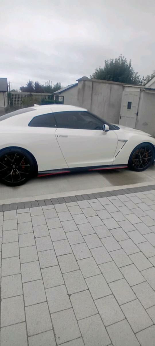 Nissan GT-R