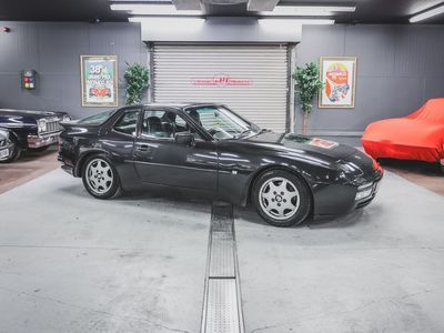 Porsche 944